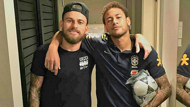 国际米兰vs利物浦全场数据：射门数6-8，控球率五五开（国际米兰对利物浦全场统计：射门6比8，控球势均力敌）