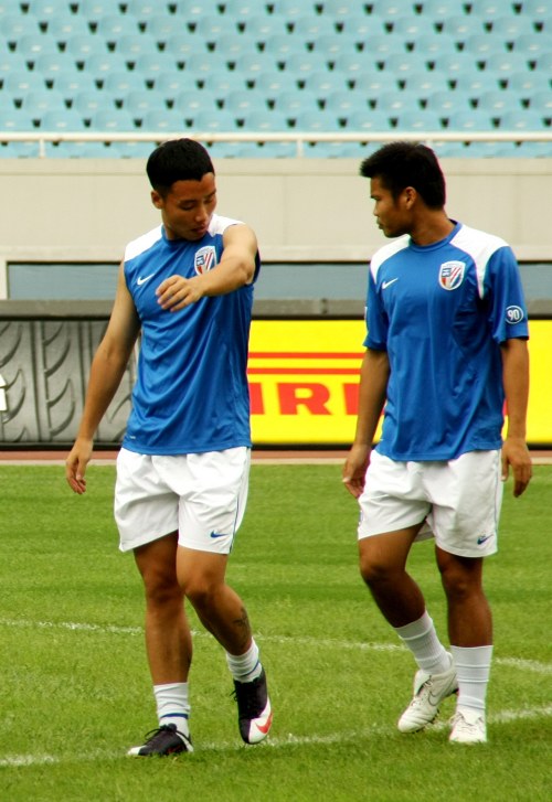 离大谱了！ 范戴克你退个锤子的退啊！利物浦1：1桑德兰！ 主队信仰只为英超（离谱至极！范戴克这退啥退？利物浦1-1桑德兰，主场信仰只为英超）