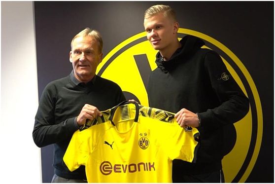 世体：梅西在进入诺坎普前没联系巴萨的任何人请求许可（世体：梅西在入诺坎普前未向巴萨任何人请示）