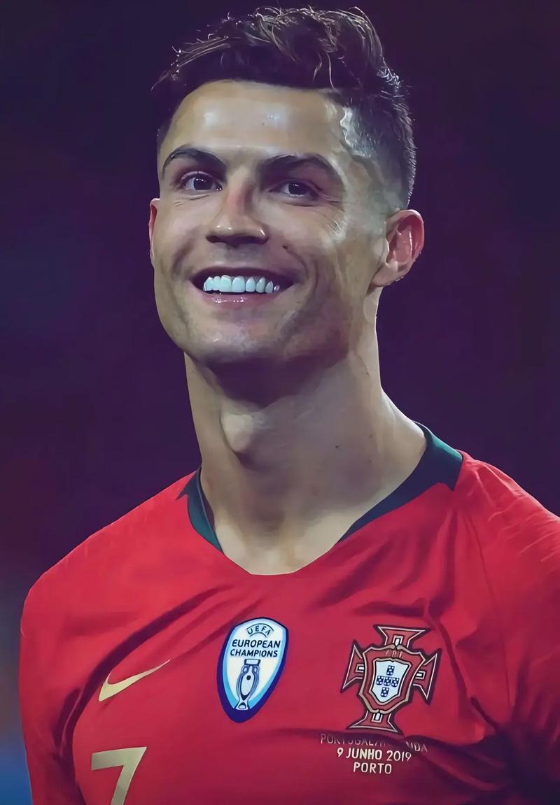 拜仁慕尼黑客场大胜沙尔克04（拜仁慕尼黑客场横扫沙尔克04）